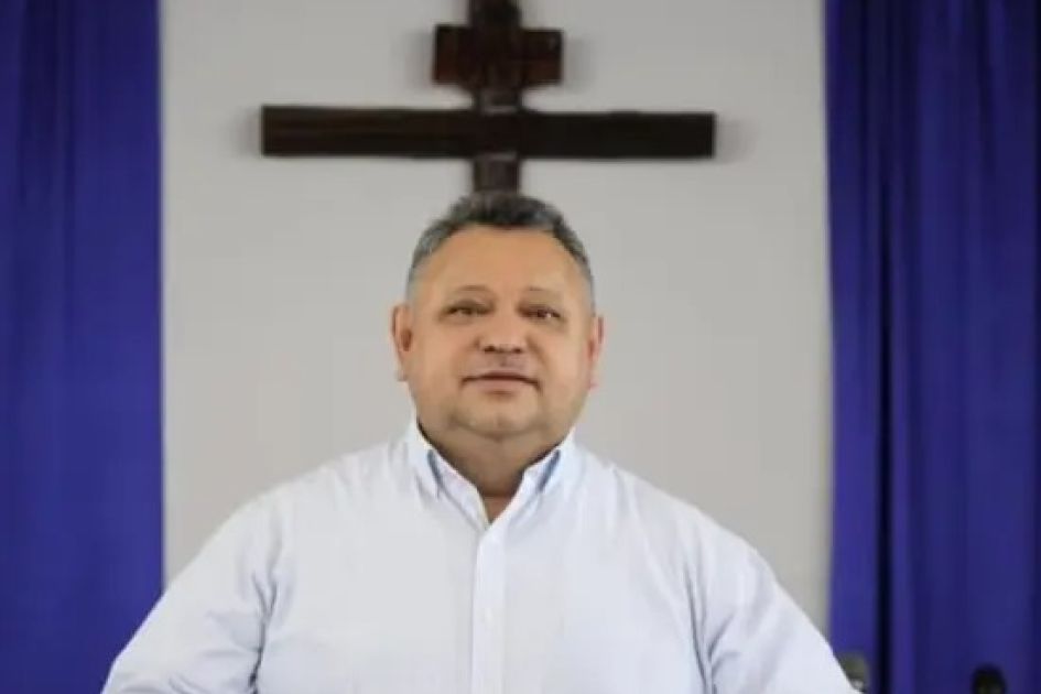 'My heart is full': Pastor reunites with family after ICE detention