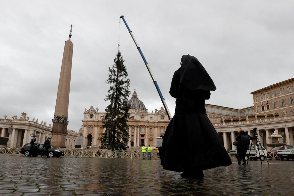Vatican commission votes against allowing women as Catholic deacons