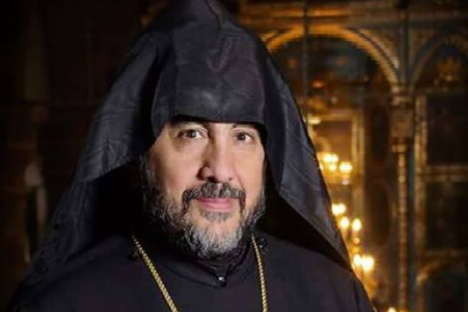 Armenia order to arrest senior priest over alleged coup plot triggers  scuffles outside church