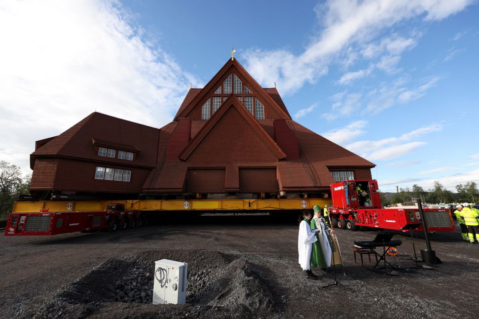 Sweden’s most beautiful church begins historic journey to new home