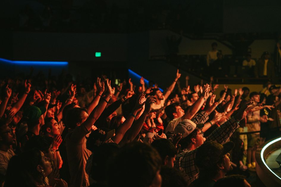 ‘Move of God’ at Florida university as prayer and worship continues for days