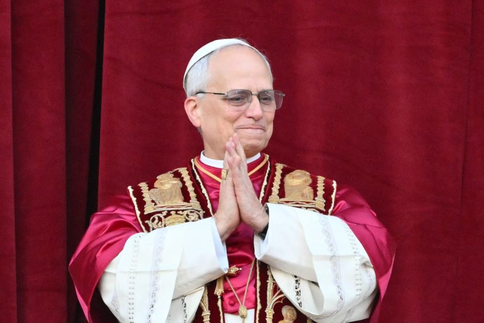 Pope surprises 100K youth at Vatican Jubilee