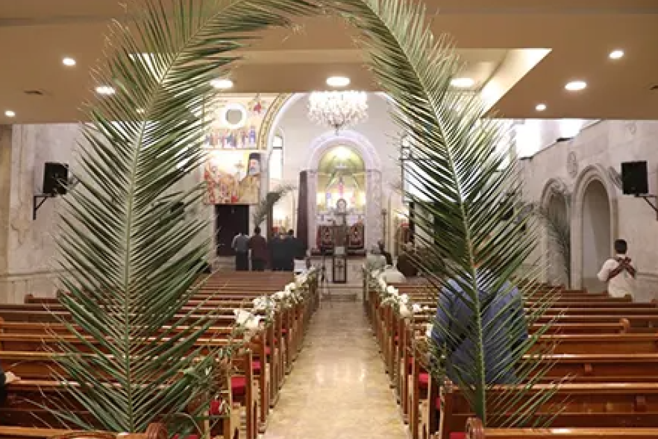 Mourners narrowly escape bomb attack on Syrian church