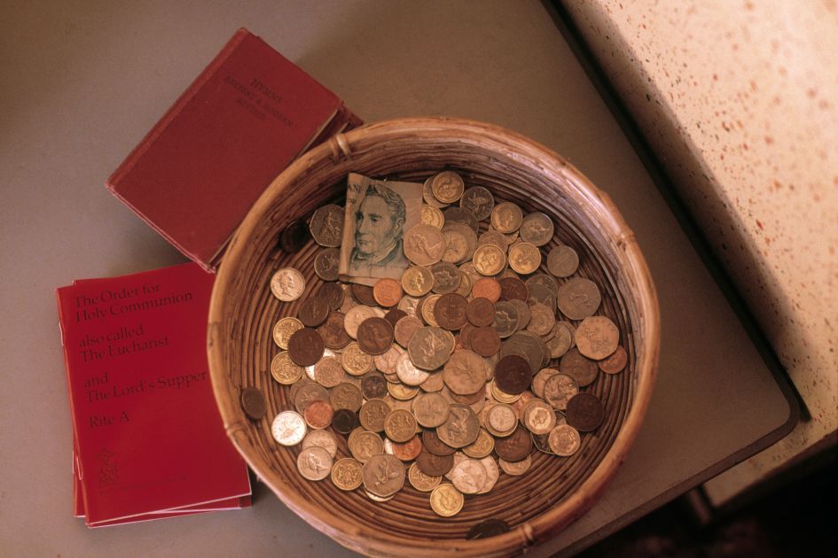 Most US churches still use a collection plate