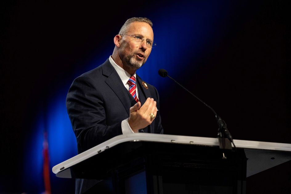 Women pastors, political divisions at center of Southern Baptist meeting