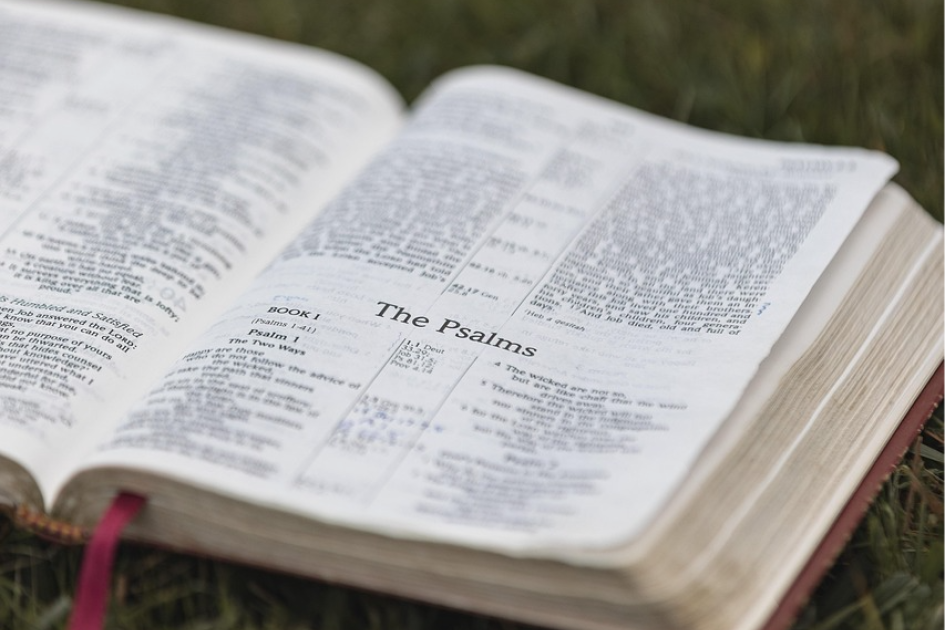 Chatbots have ‘evangelical’ bias, says Bible Society