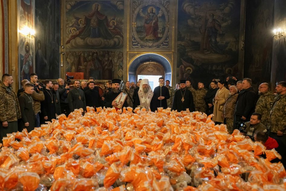 Ukrainians and Russians doubt 32-hour Easter truce will lead to lasting peace