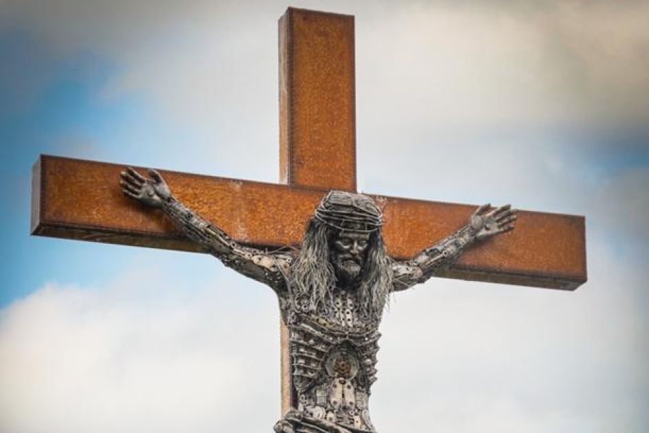 Sculpture of Jesus Christ unveiled at British Ironwork Centre
