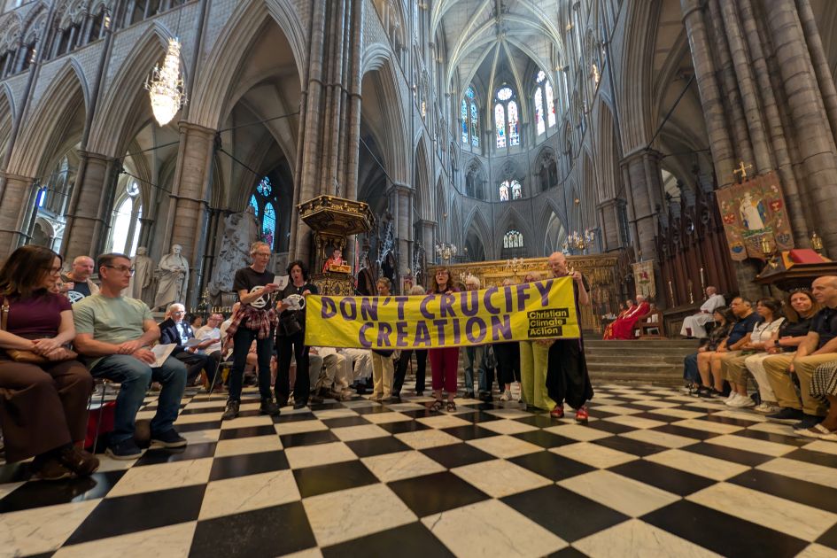Climate protesters interrupt Westminster Abbey service with hymn