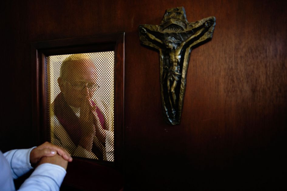 New law says clergy 'not legally bound to report' disclosures of abuse made in Confession