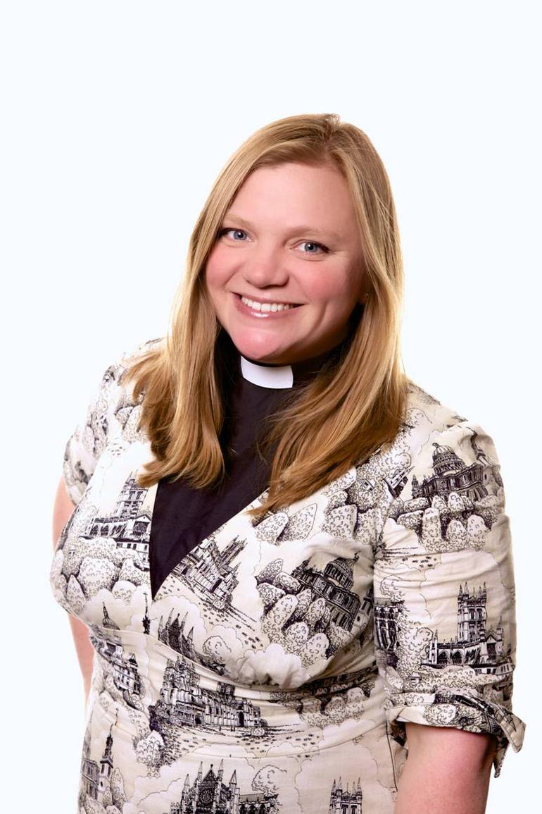 Rev Kate Bottley: ask me selfies at funerals