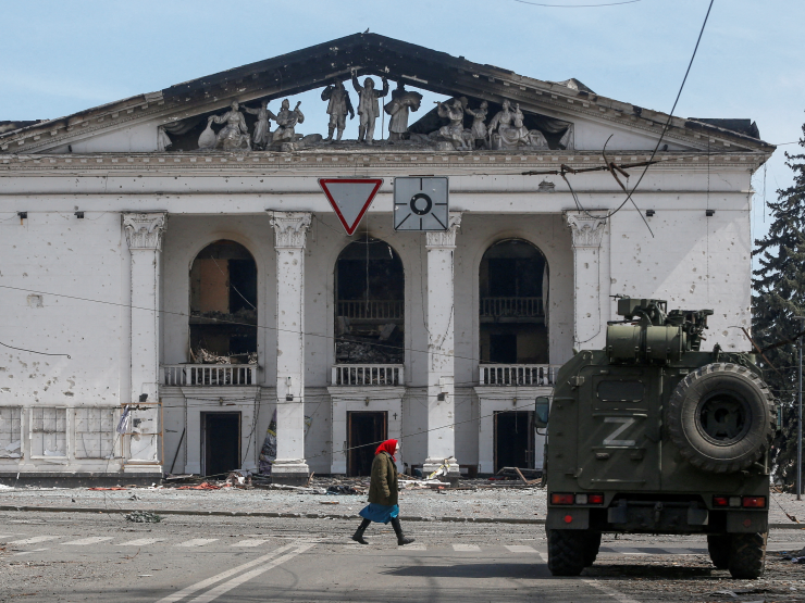 Ukraine bombed theatre.JPGthumb.JPG