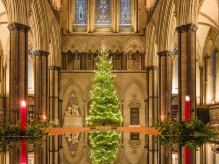 Salisbury-cathedral-christmas_galleryfull.jpg