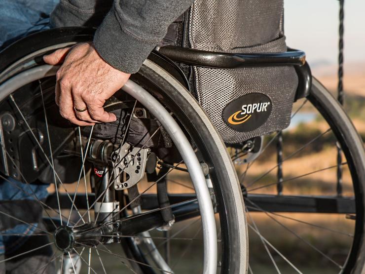 wheelchair-749985_1920.jpg