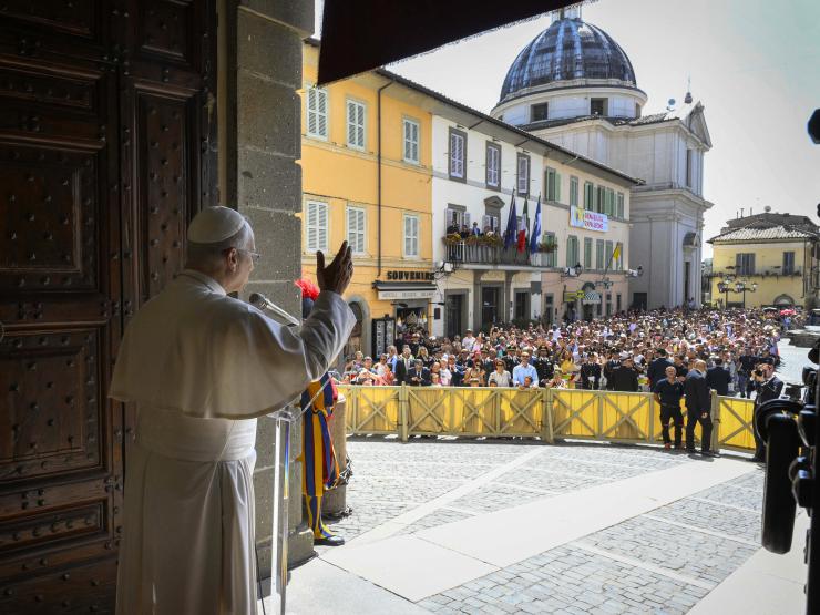 POPE SUNDAY 30 AUGUST.JPG