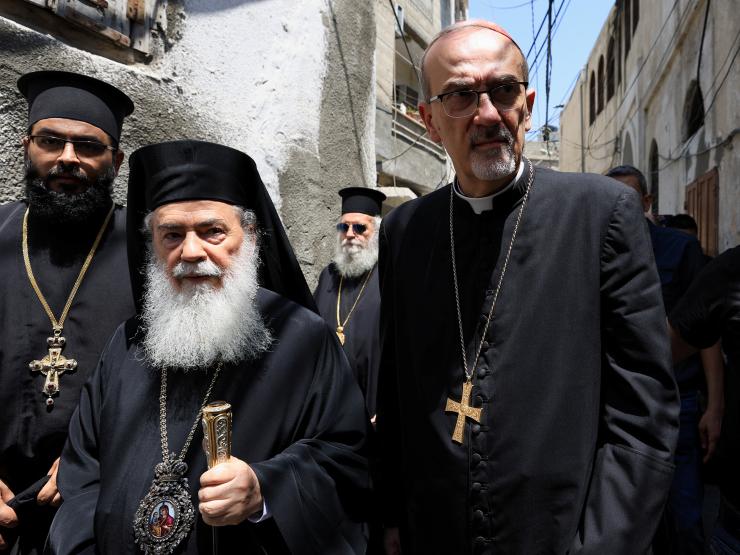 cardinal visiting.JPG