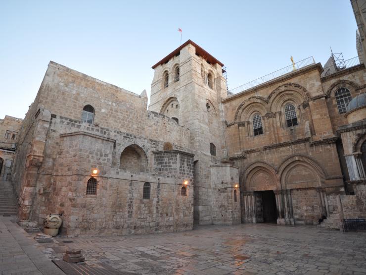 The_Church_of_the_Holy_Sepulchre-Jerusalem.jpg