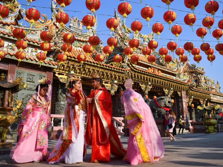 2021-02-12T143212Z_949006133_RC22RL99GP1P_RTRMADP_3_LUNAR-NEWYEAR-THAILAND.JPG