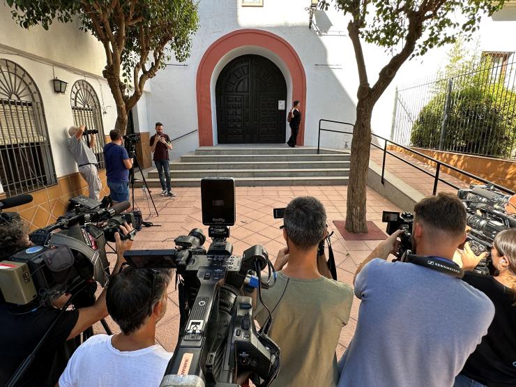 RUBIALES KISS MOTHER CHURCH.JPG