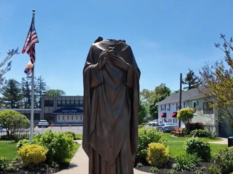 statue jesus.JPG