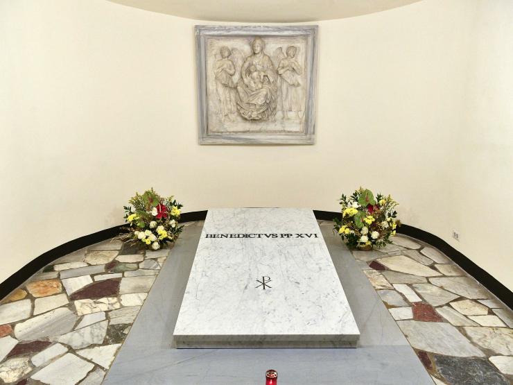 Benedict Tomb pic.JPG