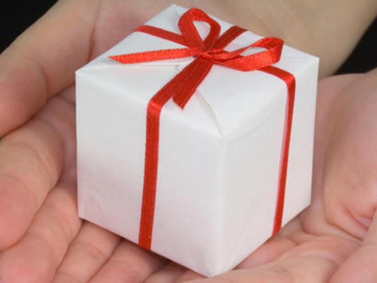 birthday-christmas-present-gift-main_article_image.jpg