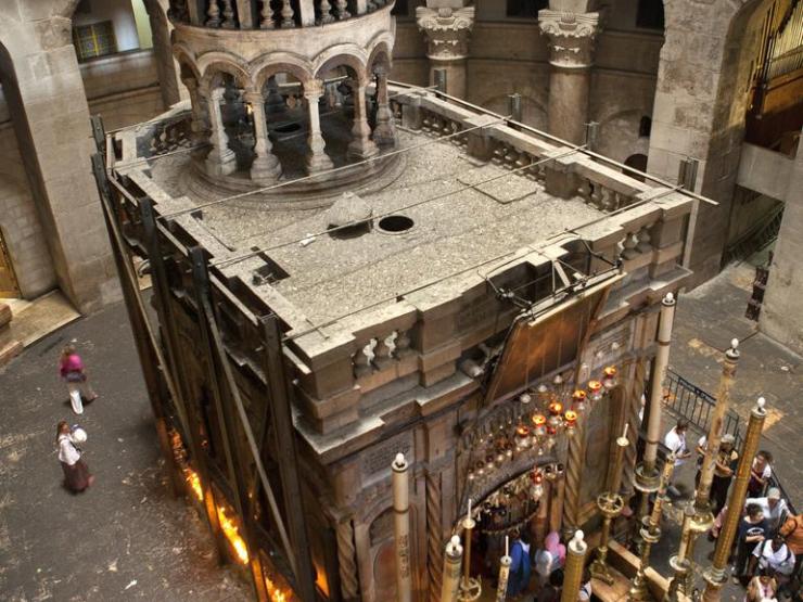 The-Church-of-the-Holy-Sepulchre_galleryfull.jpg