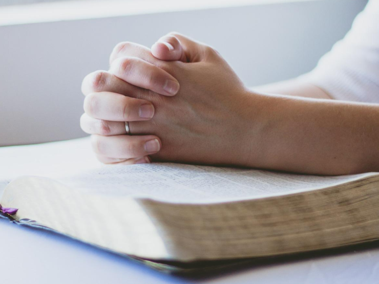 bible pray.jpg 1.jpg