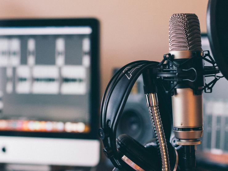 Podcast_Will Francis_Unsplash.jpg