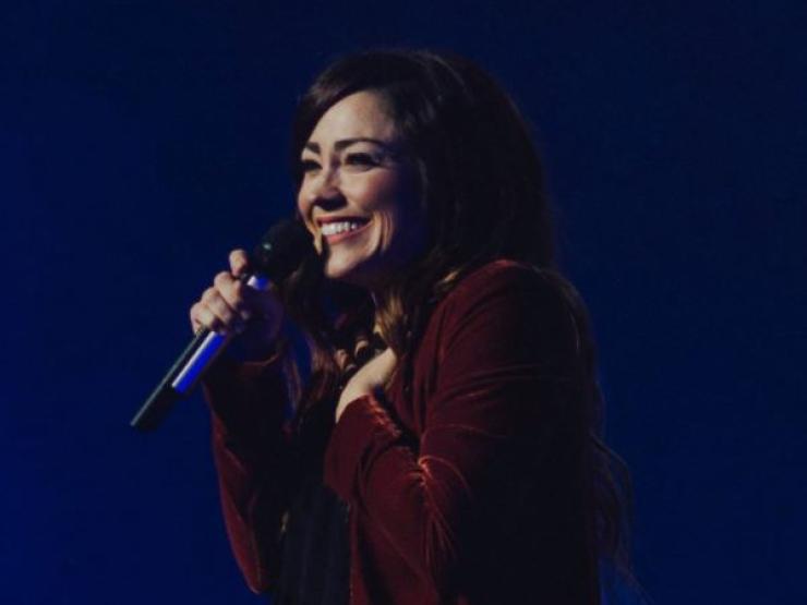 Kari Jobe Thumb.JPG