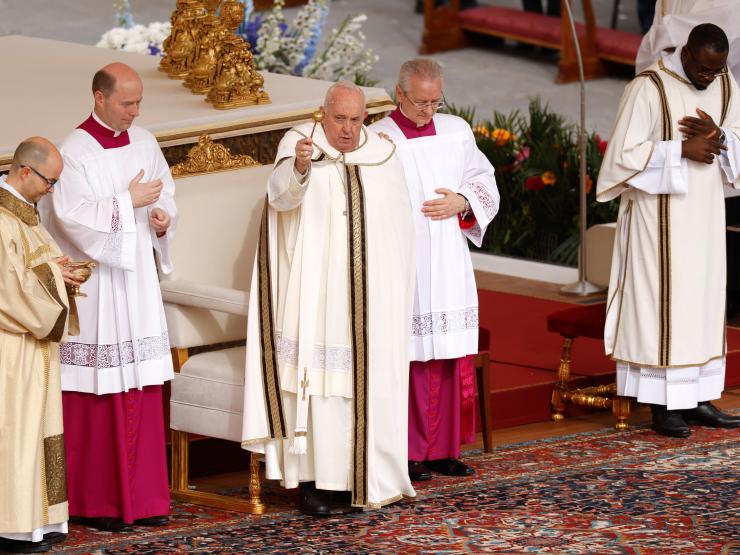 RELIGION-EASTER-POPE.JPG
