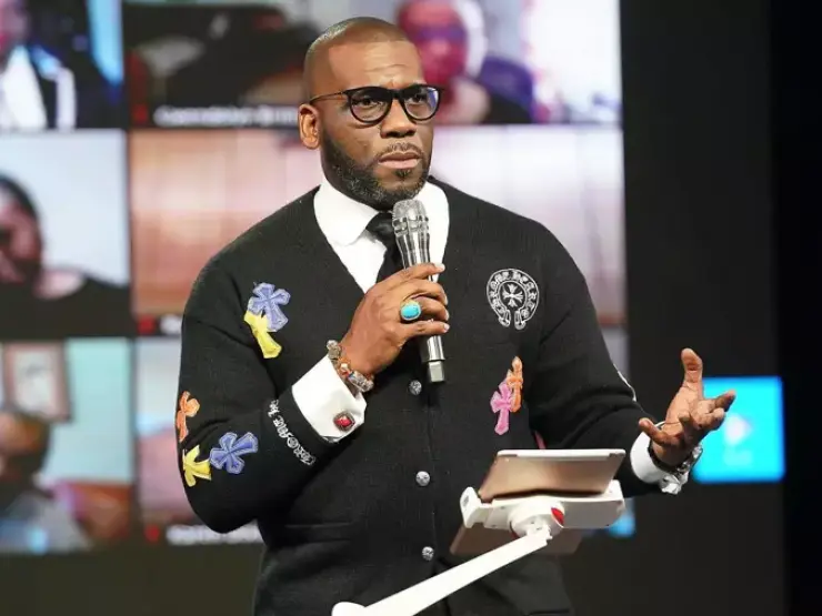 Pastor Jamal Bryant.webp