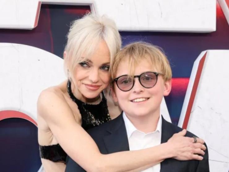 Anna Faris and son.jpeg