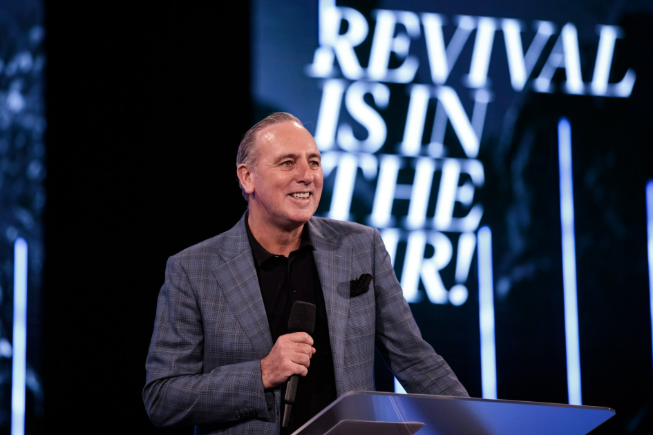 Hillsong S Brian Houston Steps Down As Global Senior Pastor