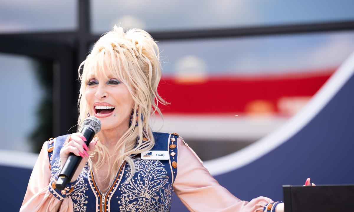 DOLLY PARTON.JPG