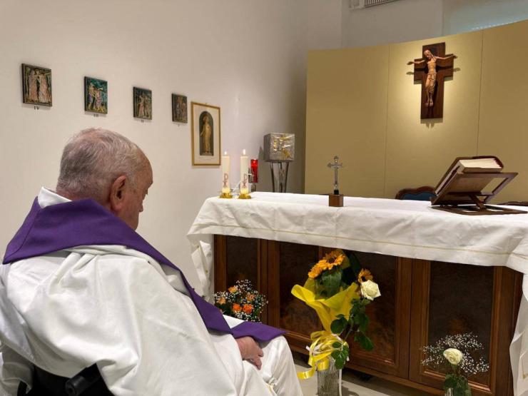 Pope in hospital.JPG