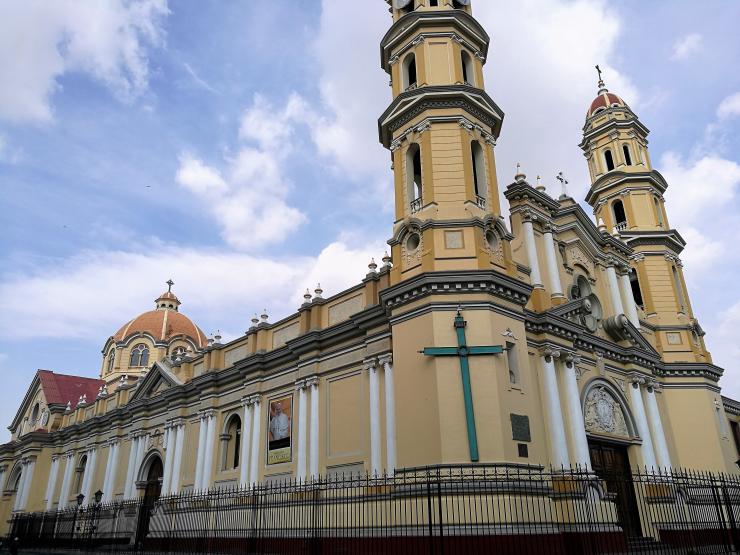 Piura Cathedral Peru Wikicommons Pitxiquin.jpg