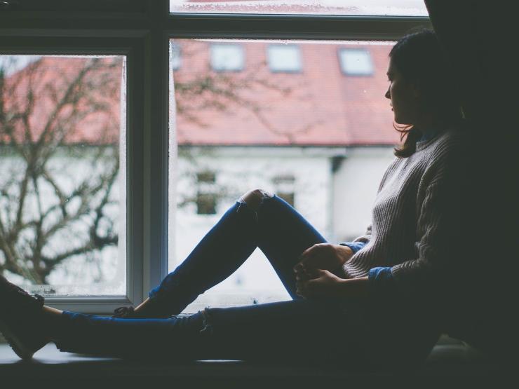 lonely woman.jpg