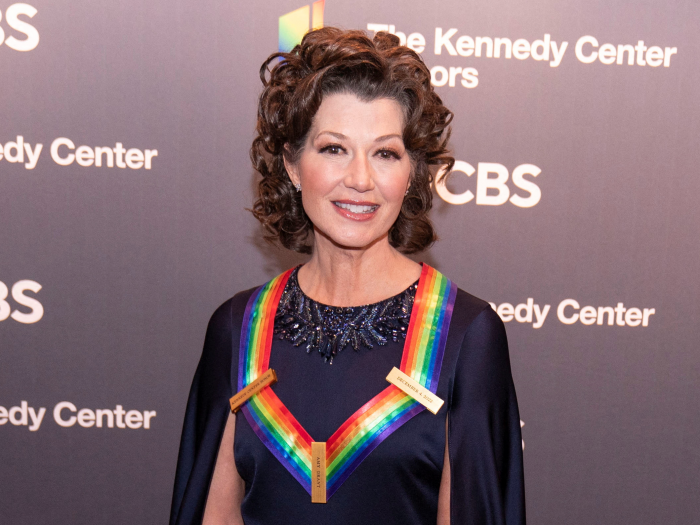 Christian Singer Amy Grant To Host Nieces Gay Wedding