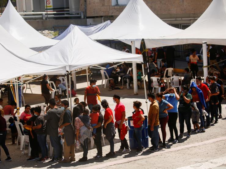 immigration-line-food-reuters.JPG