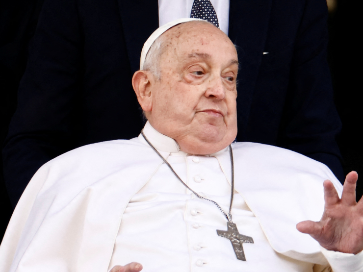 Pope at hospital window.JPG