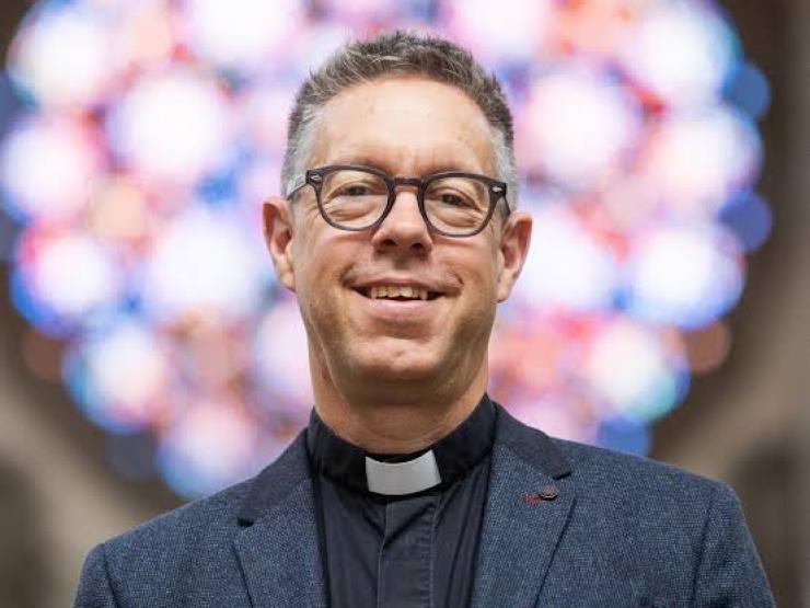 Canon Tim Lomax.jpg
