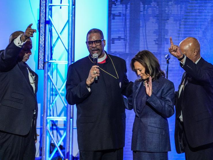 Kamala Harris gets prayed for at church detroit