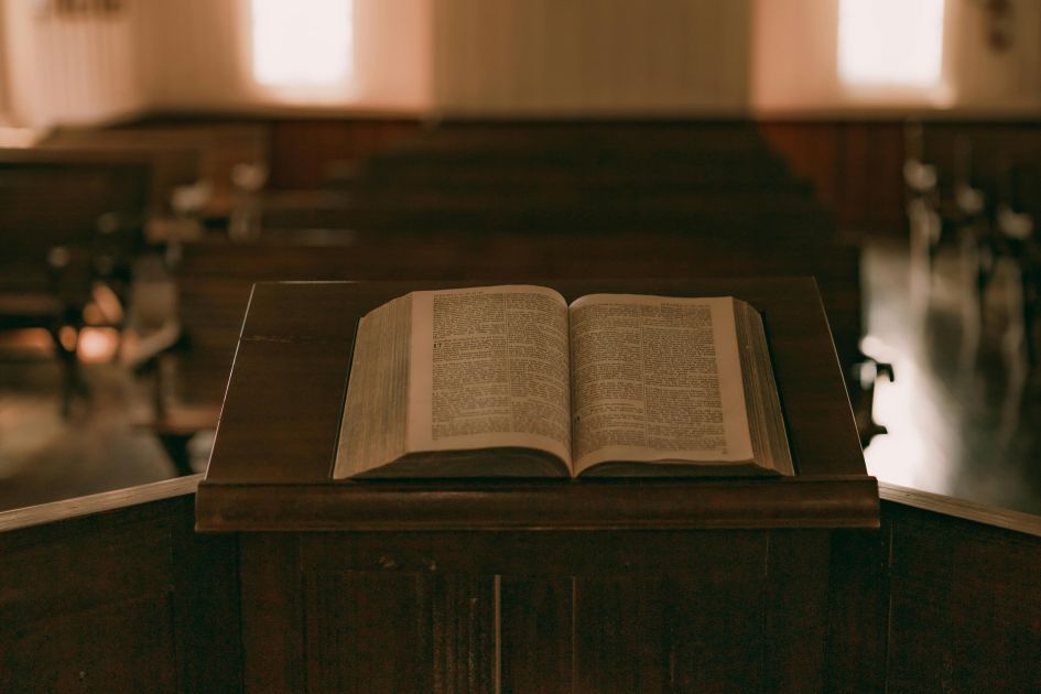 Crumbling Pulpits Abortion and Israel top list of issues discussed from pulpits, study finds