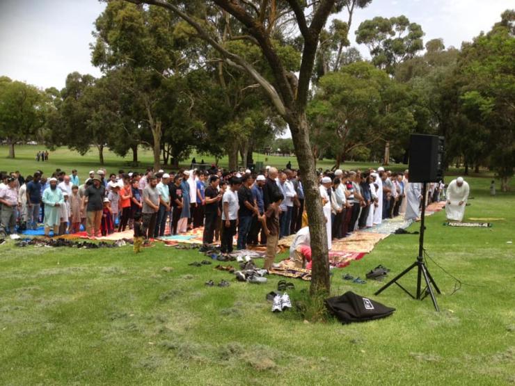 Prayer meeting Adelaide Australia fires.jpg
