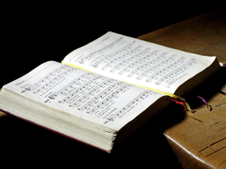 Hymn book choir Pixabay.jpg