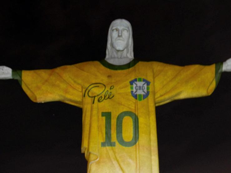 PELE POPE.JPG