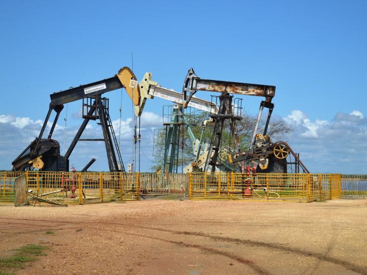 Fossil fuel extraction divestment.jpg