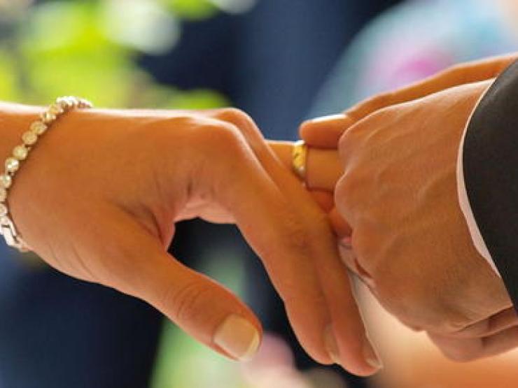 Wedding-ring-ceremony-main_article_image.jpg