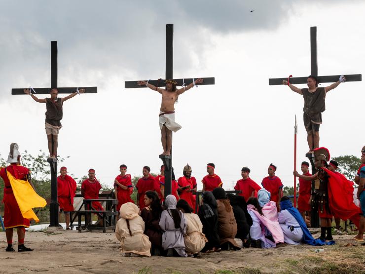 RELIGION-EASTER-PHILIPPINES-CRUCIFIXION 1.JPG